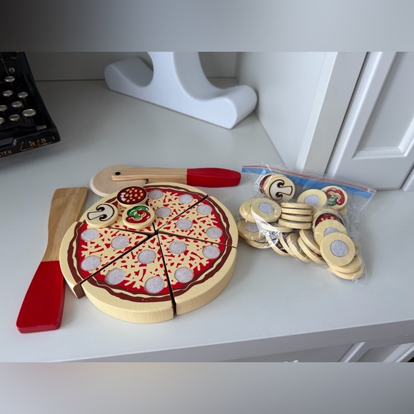 MELISSA & DOUG Pizza Party Wooden Play Set Kids Toys Imaginative Play Food - Picture 3 of 5
